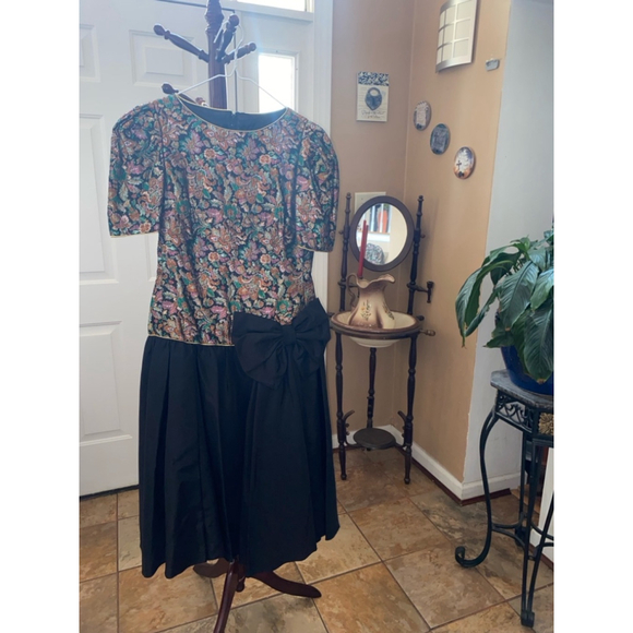 Women's Denise Fashions Dress, Size M, Black & Multi - Picture 1 of 6